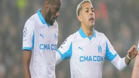 曼联近四轮三连败，伯恩茅斯3-0逆转胜，3分钟内丢两球